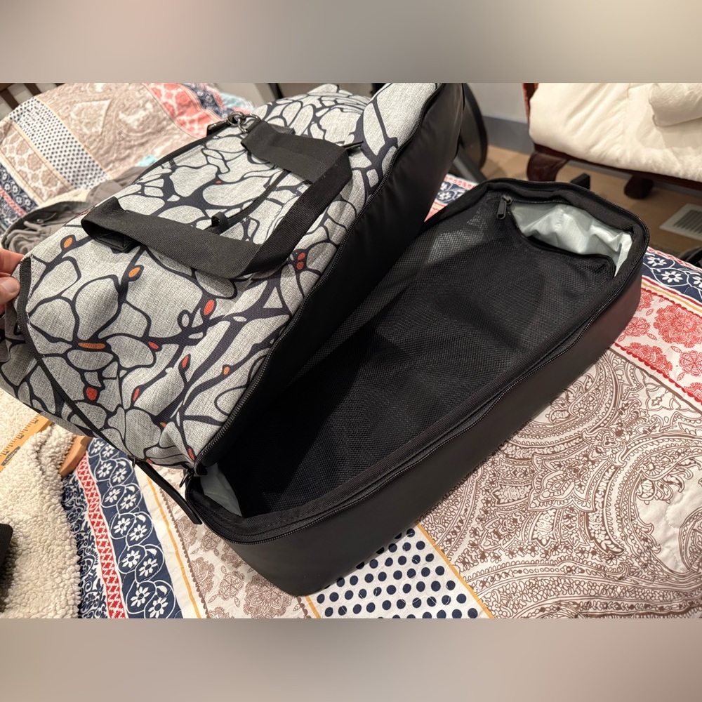 Sherpani Weekender Anti-theft Travel Bag and Co-Pilot Toiletry Bag - Picture 2 of 4